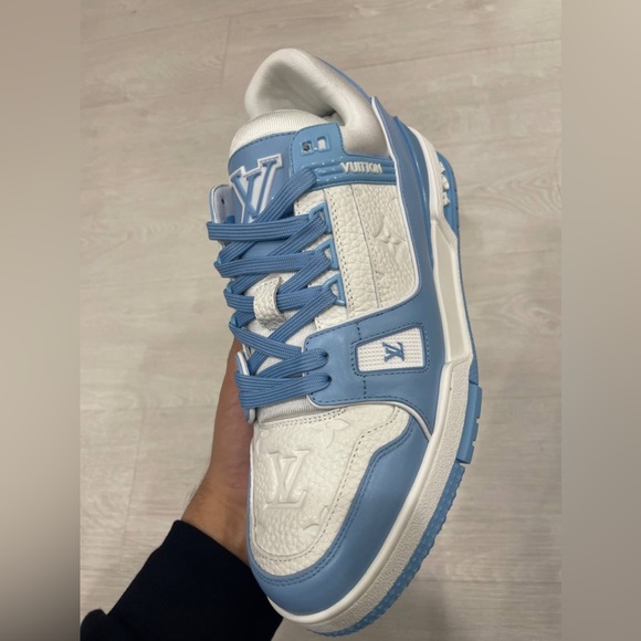 Louis Vuitton Sneakers - Picture 1 of 4